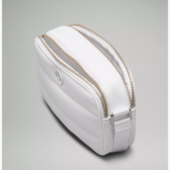 Lulu lemon Wunder Puff Crossbody Camera Bag 2L - Picture 3 of 5